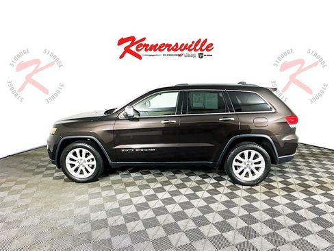Used 2017 Jeep Grand Cherokee Limited image 4