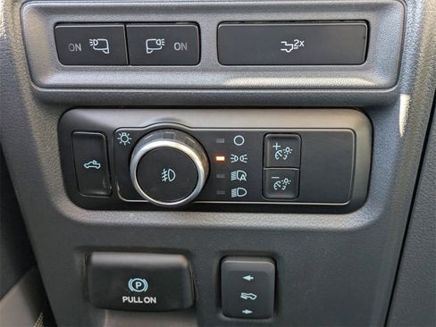 Used 2023 Ford F150 Lariat w/ Trailer Tow Package image 26