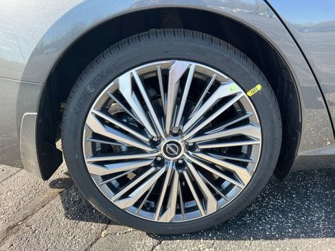 New 2025 Nissan Altima 2.5 SL image 11