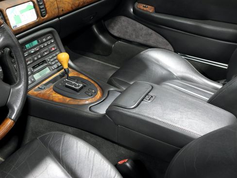 Used 2001 Jaguar XK8 Convertible RWD image 80