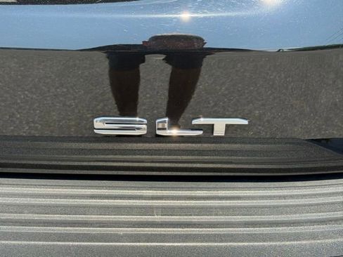 Certified 2023 GMC Yukon SLT w/ SLT Premium Package AWD/4WD image 23