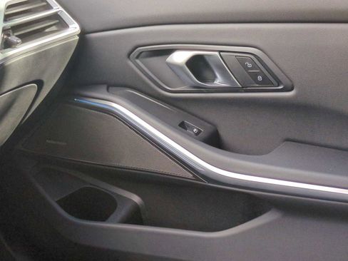 New 2025 BMW 330i xDrive 330i xDrive w/ Premium Package image 38