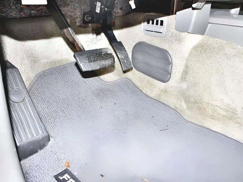 Used 2016 Nissan Frontier SV w/ SV Value Truck Package image 9