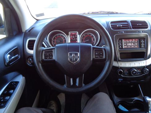 Used 2013 Dodge Journey SXT w/ Flexible Seating Group image 13