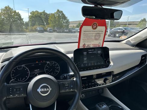 Used 2022 Nissan Rogue SL w/ SL Premium Package image 12