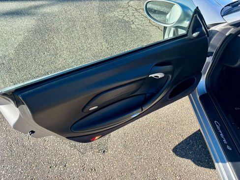 Used 2001 Porsche 911 Carrera 4 image 9