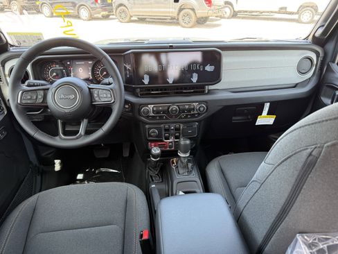 New 2025 Jeep Gladiator Willys image 18