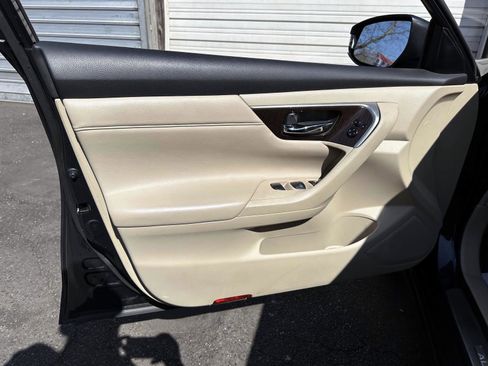 Used 2013 Nissan Altima 2.5 SL FWD image 33