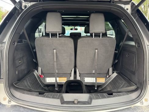 Used 2014 Ford Explorer XLT w/ Equipment Group 202A AWD/4WD image 11