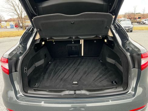 Used 2018 Maserati Levante GranLusso image 7