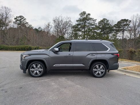 Used 2024 Toyota Sequoia Capstone image 8