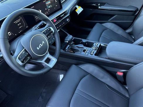New 2025 Kia K5 EX image 10