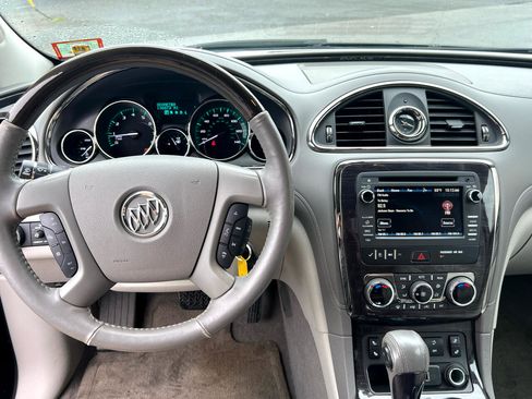 Used 2017 Buick Enclave Leather image 13