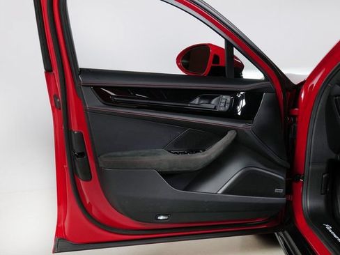 Certified 2025 Porsche Panamera GTS AWD/4WD image 29