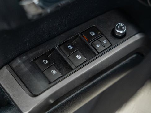 Used 2016 Toyota Tacoma TRD Off-Road w/ Towing Package image 38