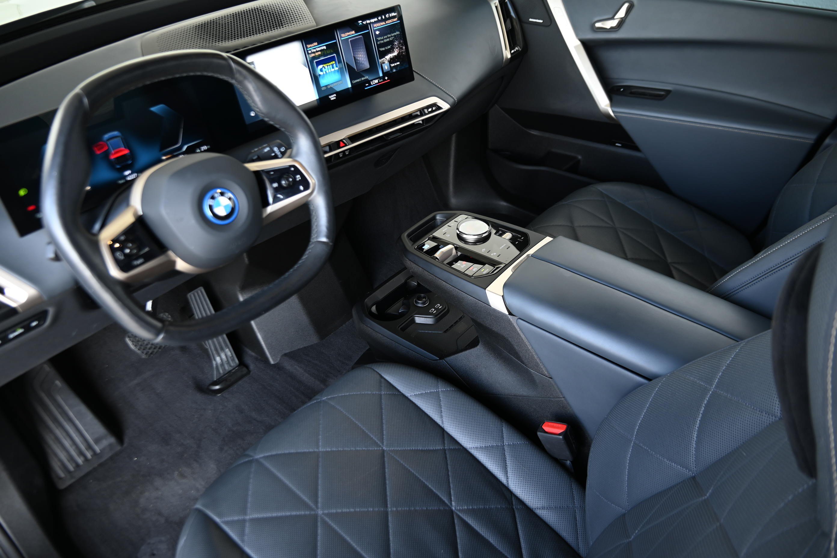 Certified 2023 BMW iX xDrive50 w/ Sport Package AWD/4WD image 14