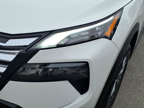 Certified 2024 Nissan Rogue S FWD image 2