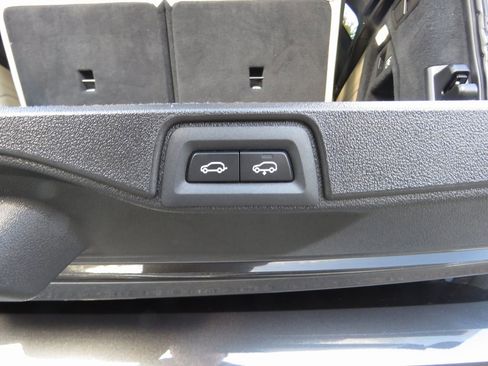 Used 2022 BMW X7 xDrive40i w/ Premium Package image 20