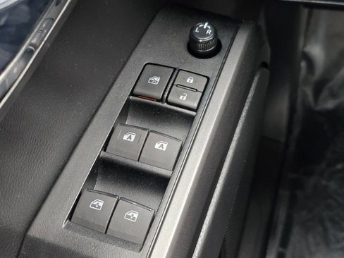 Used 2023 Toyota Tacoma TRD Off-Road w/ Black Out Package (TMS) AWD/4WD image 32