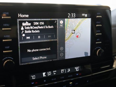 Used 2023 Toyota Sienna XSE image 28