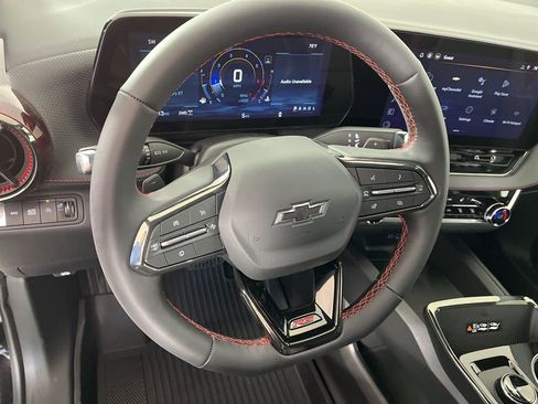 New 2026 Chevrolet Equinox RS w/ Safety and Technology Package AWD/4WD image 32