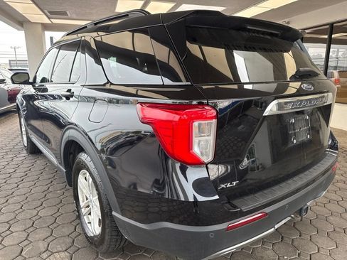 Used 2023 Ford Explorer XLT w/ Equipment Group 202A AWD/4WD image 8