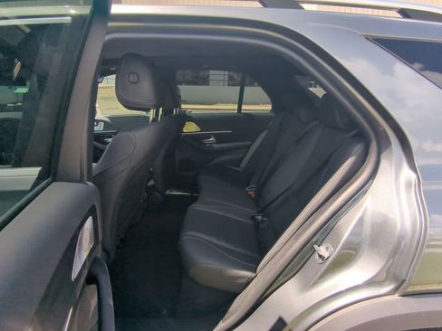 Used 2025 Mercedes-Benz GLE 450e 4MATIC image 5