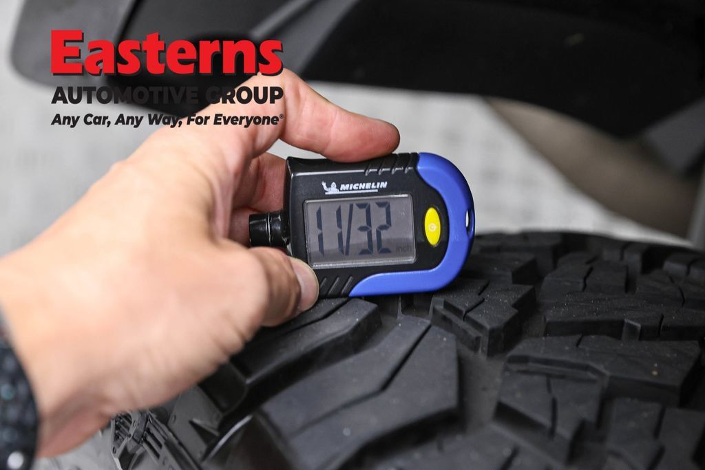 Used 2024 Jeep Wrangler Unlimited Sahara w/ Technology Group AWD/4WD image 29