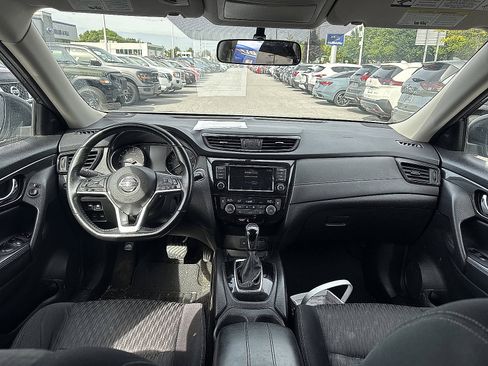 Used 2018 Nissan Rogue SV AWD/4WD image 11
