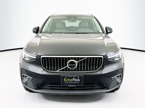 Used 2025 Volvo XC40 B5 Plus AWD/4WD image 2