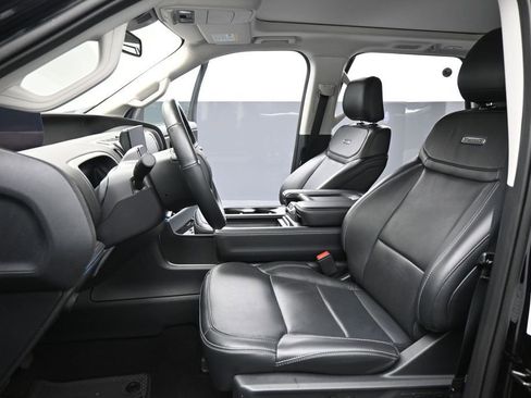 Certified 2025 Ford Expedition Max Platinum AWD/4WD image 10