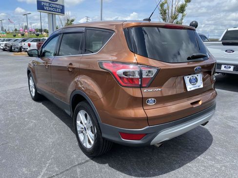 Certified 2017 Ford Escape SE FWD image 5