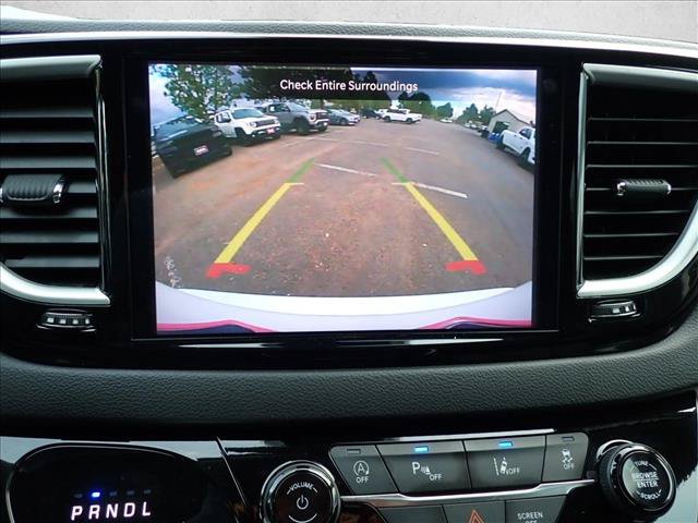 Used 2024 Chrysler Pacifica Touring-L FWD image 18