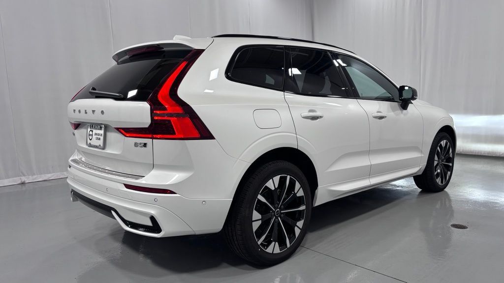 Certified 2026 Volvo XC60 B5 Plus AWD/4WD image 6