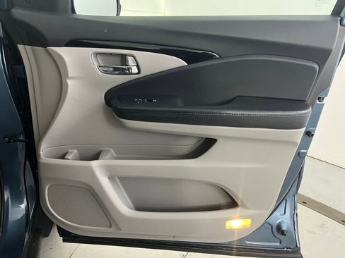 Used 2018 Honda Pilot Elite image 30