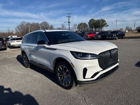 Used 2025 Lincoln Aviator Reserve w/ Illumination Package image 7