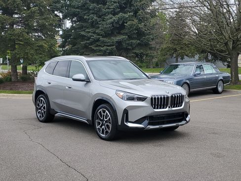 New 2026 BMW X1 xDrive28i w/ Technology Package AWD/4WD image 4
