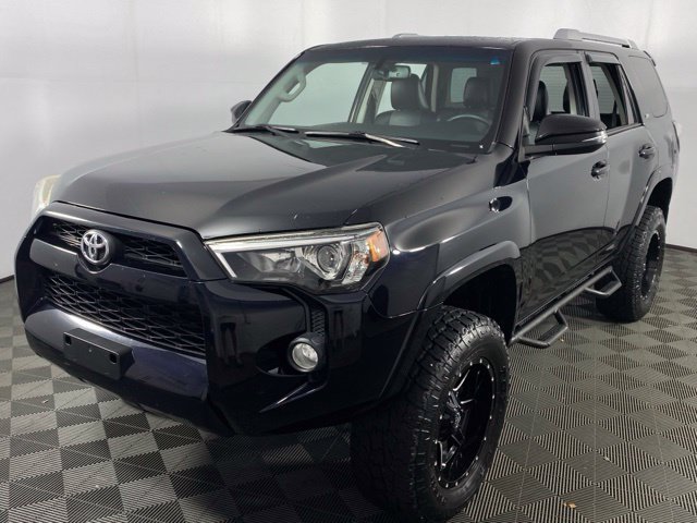 Used 2018 Toyota 4Runner SR5 Premium AWD/4WD image 3
