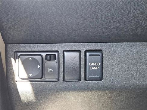 Used 2017 Nissan Frontier SV w/ SV Value Truck Package RWD image 15
