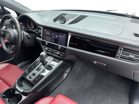 Used 2022 Porsche Macan S image 43