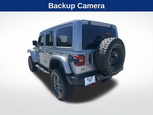 Used 2018 Jeep Wrangler Unlimited Rubicon AWD/4WD image 3