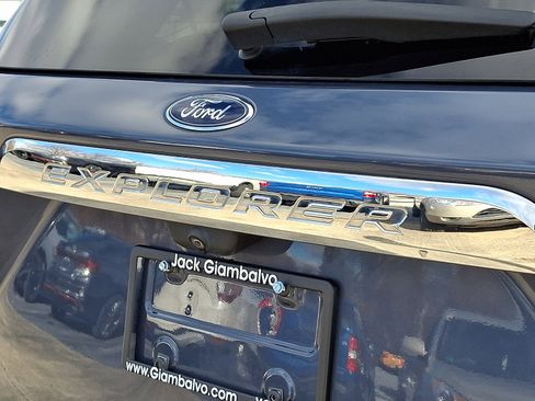 Used 2021 Ford Explorer XLT w/ Equipment Group 202A image 31