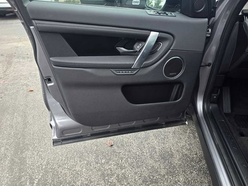 Used 2024 Land Rover Discovery Sport S image 23