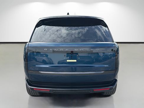 New 2026 Land Rover Range Rover Long Wheelbase SE AWD/4WD image 4