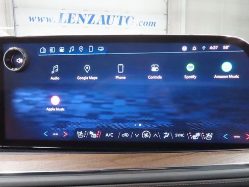 Used 2025 Chevrolet Suburban High Country image 23