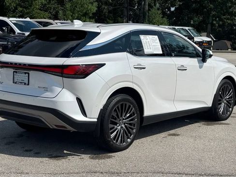 Used 2025 Lexus RX 350 AWD w/ Convenience Package image 3