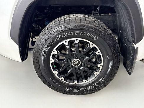 Used 2022 Toyota Tundra Limited AWD/4WD image 32