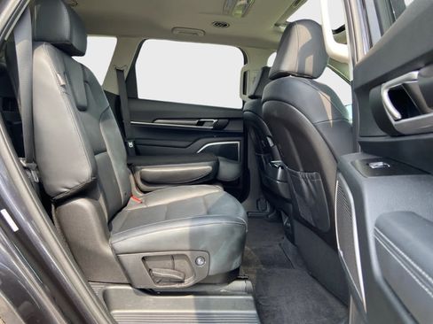 Used 2025 Kia Telluride S FWD image 16