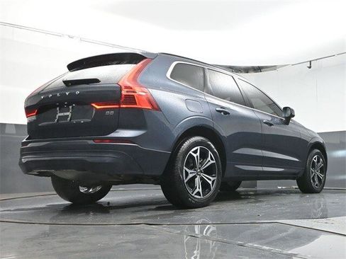 Certified 2022 Volvo XC60 B5 Momentum w/ Climate Package image 39