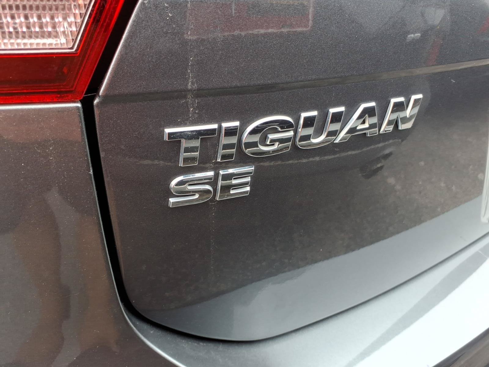 Used 2021 Volkswagen Tiguan SE R-Line AWD/4WD image 8